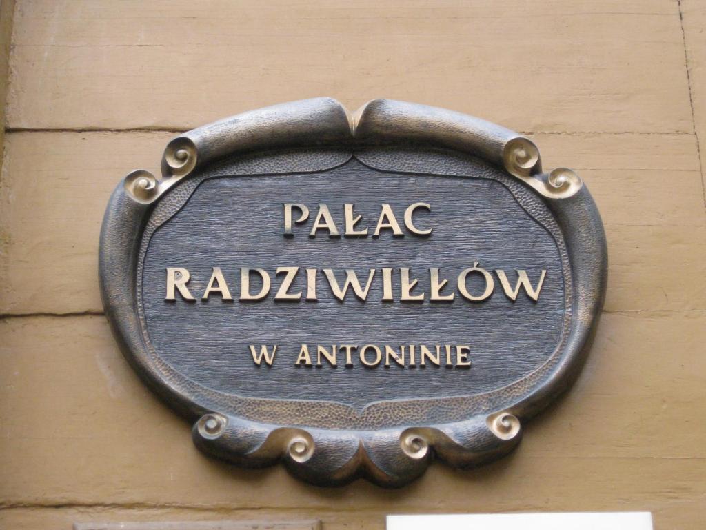 Palac Mysliwski W Antoninie Antonin  Extérieur photo